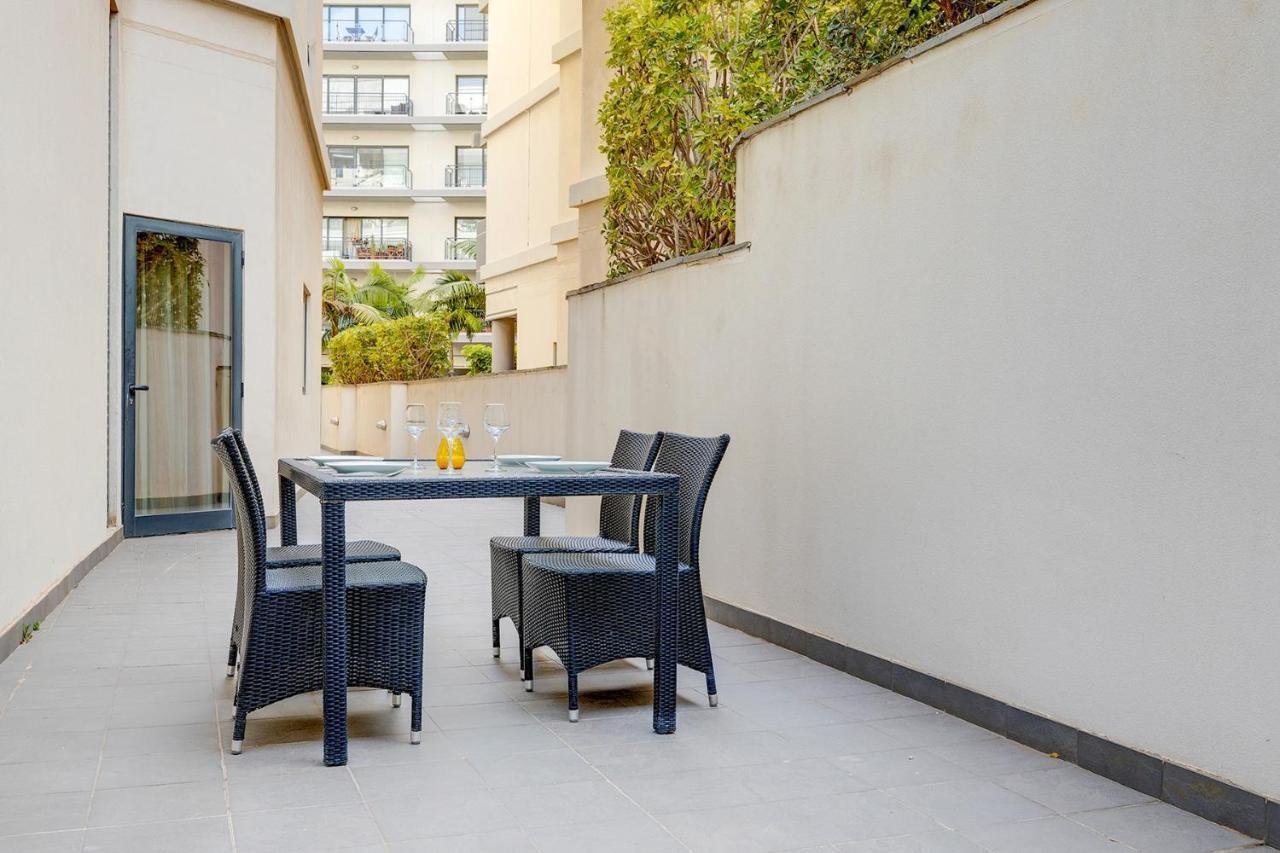 Seaside Oasis Your Own Private Getaway In St Julians سانت جوليان المظهر الخارجي الصورة