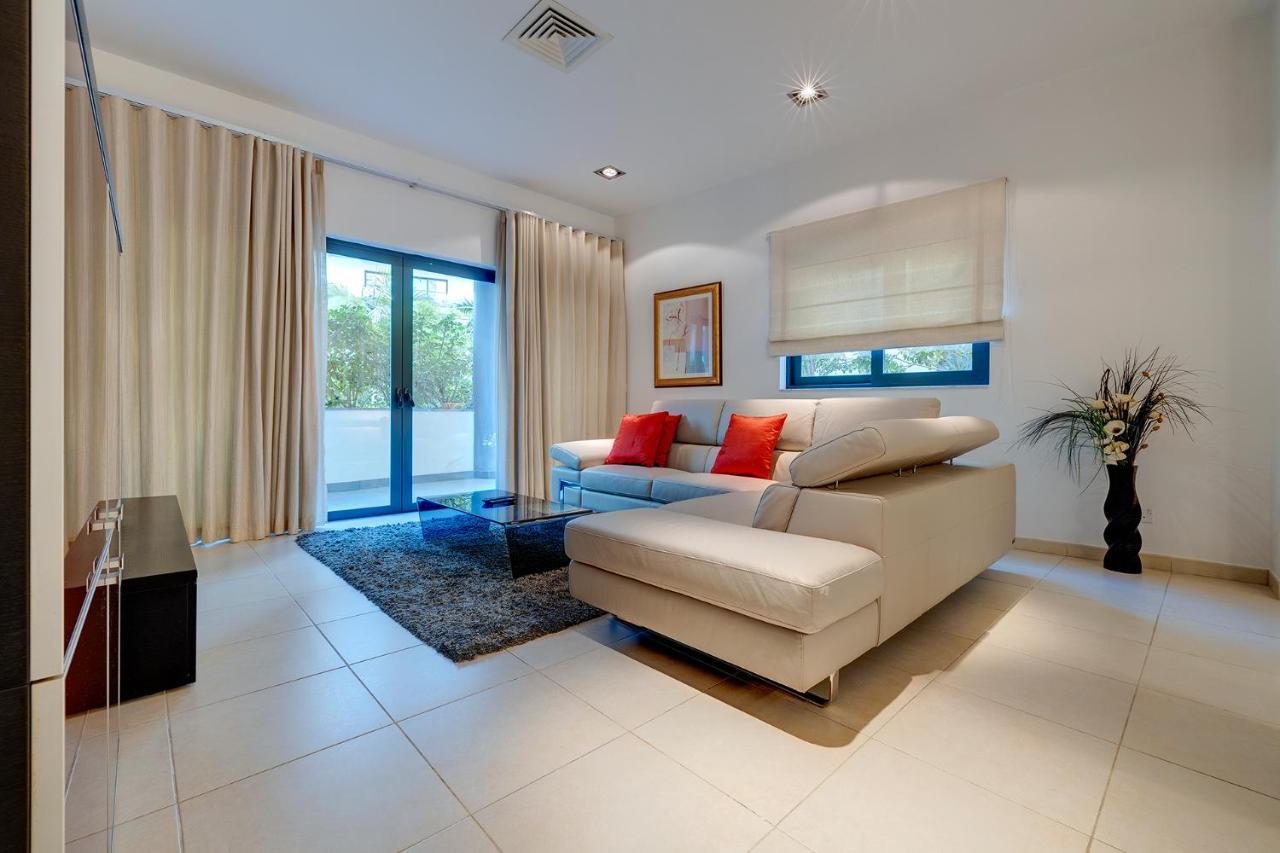 Seaside Oasis Your Own Private Getaway In St Julians سانت جوليان المظهر الخارجي الصورة