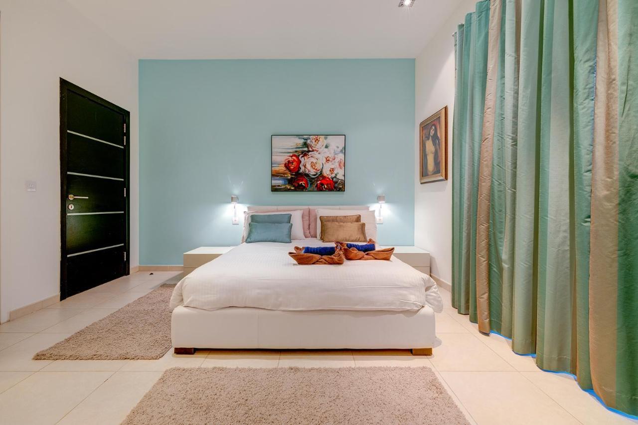 Seaside Oasis Your Own Private Getaway In St Julians سانت جوليان المظهر الخارجي الصورة
