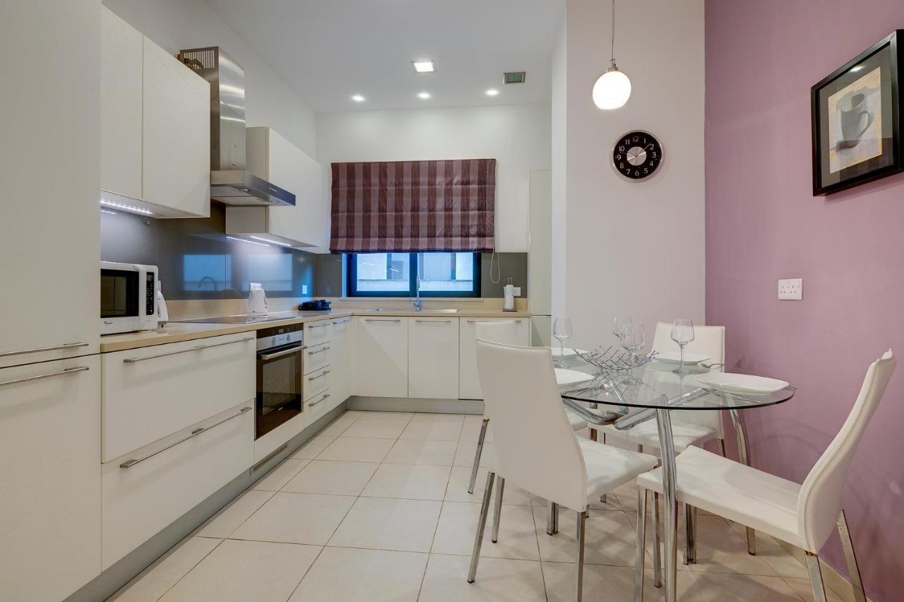 Seaside Oasis Your Own Private Getaway In St Julians سانت جوليان المظهر الخارجي الصورة